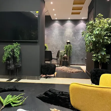 Black Pearl Apartment *